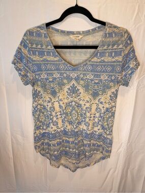 Lucky Brand Blue & Cream V-Neck Patterned Short Sleeve Top